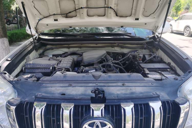 Used Toyota Prado 2016 2.7L Automatic Standard Edition Engine Bay