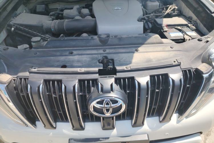 Used Toyota Prado 2016 3.5L Automatic TX-L Engine Bay
