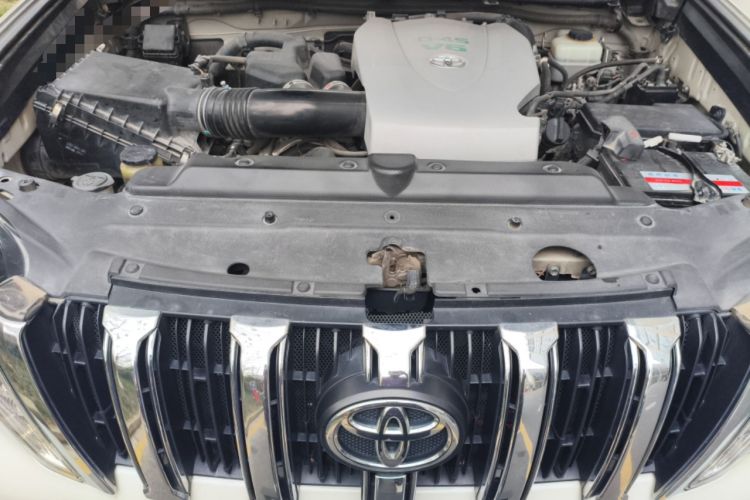 Used Toyota Prado 2016 3.5L Automatic TX-L Engine Bay
