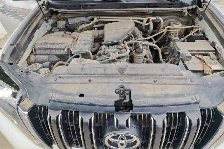 Used Toyota Prado 2016 2700 TX 7-Seater Middle East Version Engine Bay