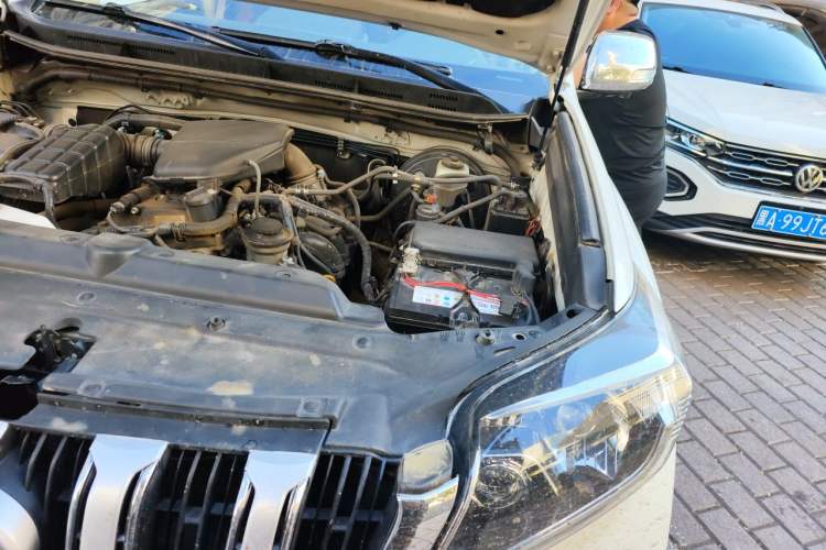 Used Toyota Prado  Engine Bay Left
