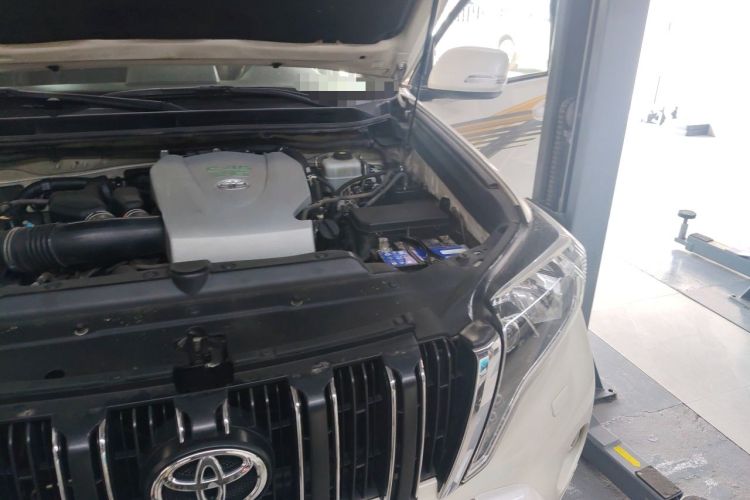 Used Toyota Prado 2016 3.5L Automatic TX-L Engine Bay Left