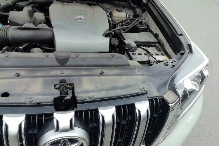Used Toyota Prado 2016 3.5L Automatic VX NAVI Engine Bay Left