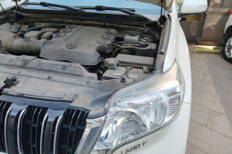 Used Toyota Prado  Engine Bay Left
