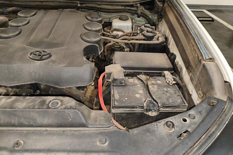 Used Toyota Prado 2016 4.0L 7-Seater Gasoline Low-Power Version Middle East Edition Engine Bay Left