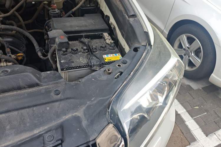 Used Toyota Prado  Engine Bay Left