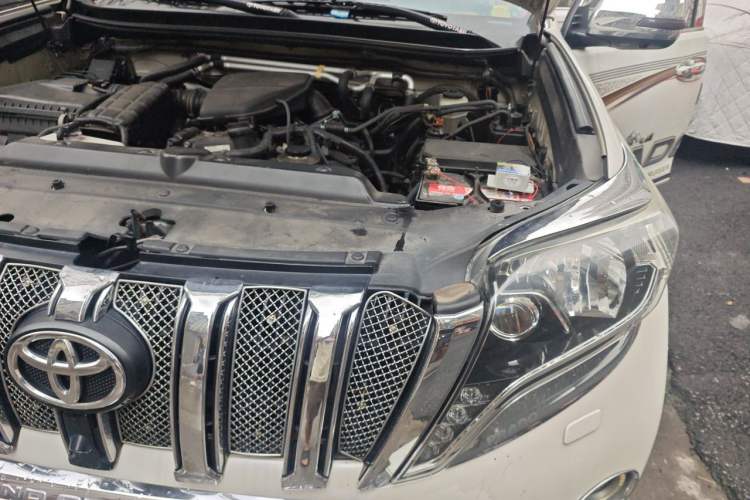 Used Toyota Prado  Engine Bay Left