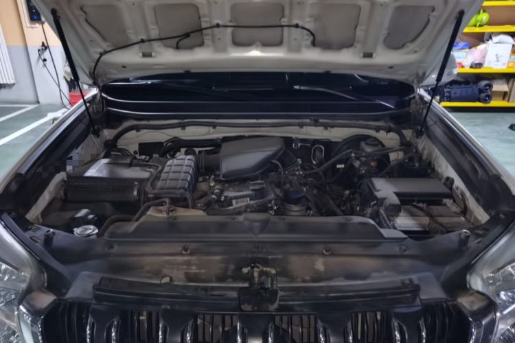 Used Toyota Prado 2016 2.7L Automatic Standard Edition Engine Bay
