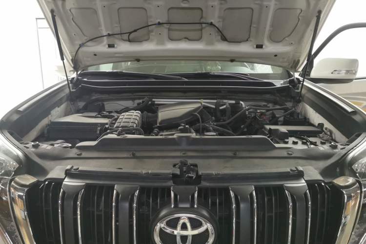 Used Toyota Prado 2016 2.7L Automatic Luxury Edition Engine Bay