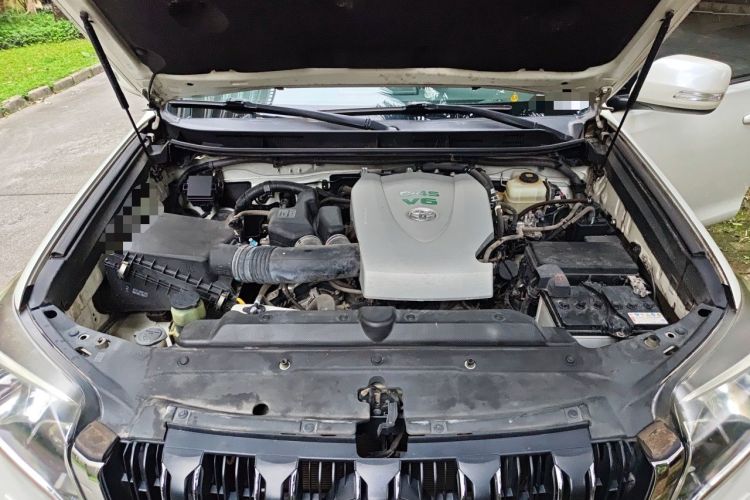 Used Toyota Prado 2016 3.5L Automatic TX-L Engine Bay