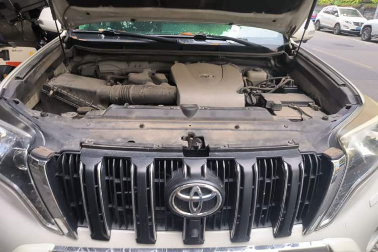 Used Toyota Prado 2016 3.5L Automatic TX-L Engine Bay