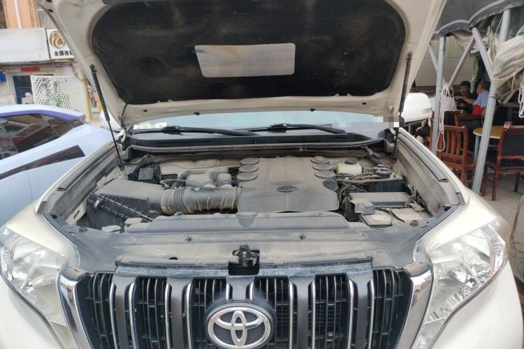 Used Toyota Prado  Engine Bay