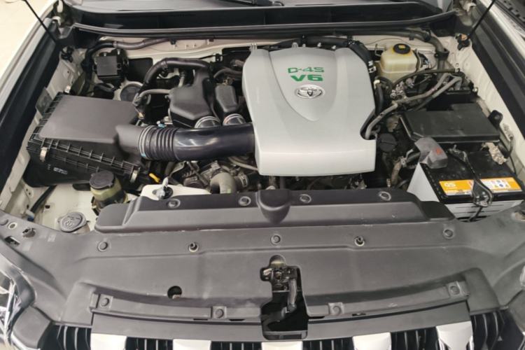 Used Toyota Prado 2016 3.5L Automatic TX-L Engine Bay