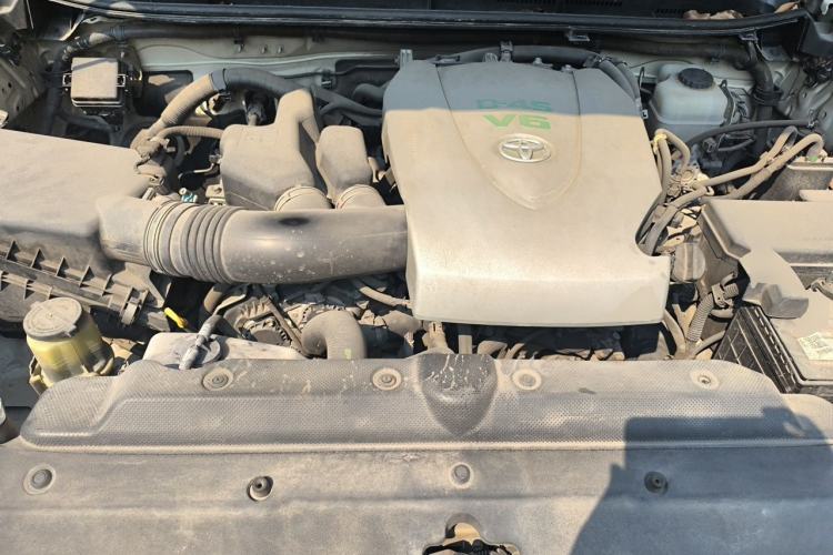 Used Toyota Prado 2016 3.5L Automatic TX-L Engine Bay