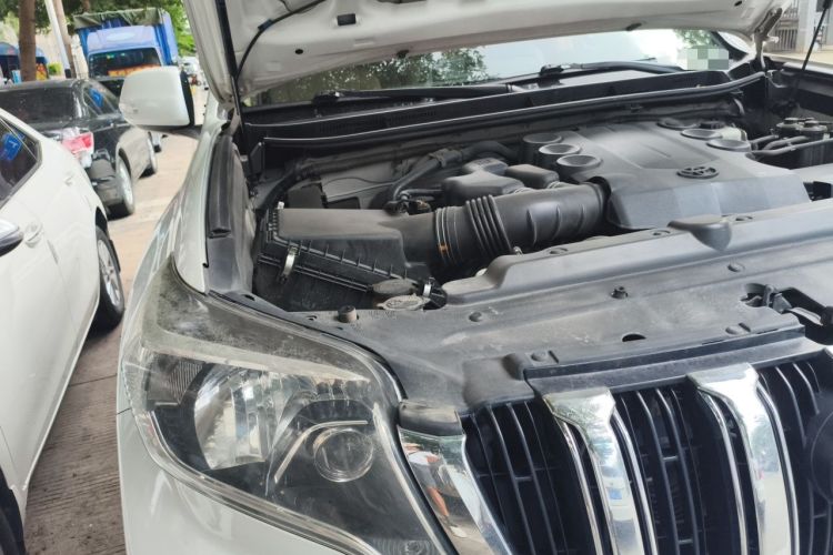 Used Toyota Prado 2016 4.0L 7-Seater Gasoline Middle East Version Engine Bay Right