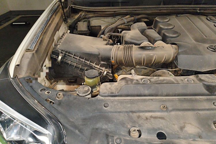 Used Toyota Prado 2016 4.0L 7-Seater Gasoline Low-Power Version Middle East Edition Engine Bay Right