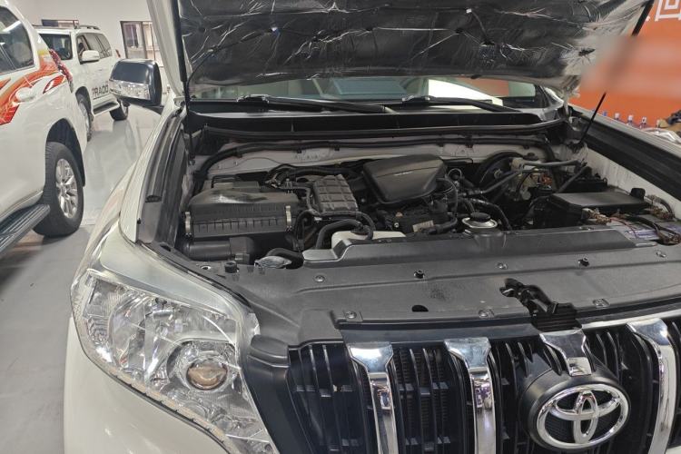 Used Toyota Prado 2016 2700 TX 5-Seater Middle East Version Engine Bay Right