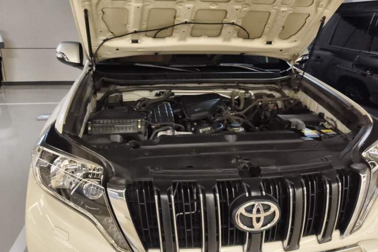 Used Toyota Prado  Engine Bay Right