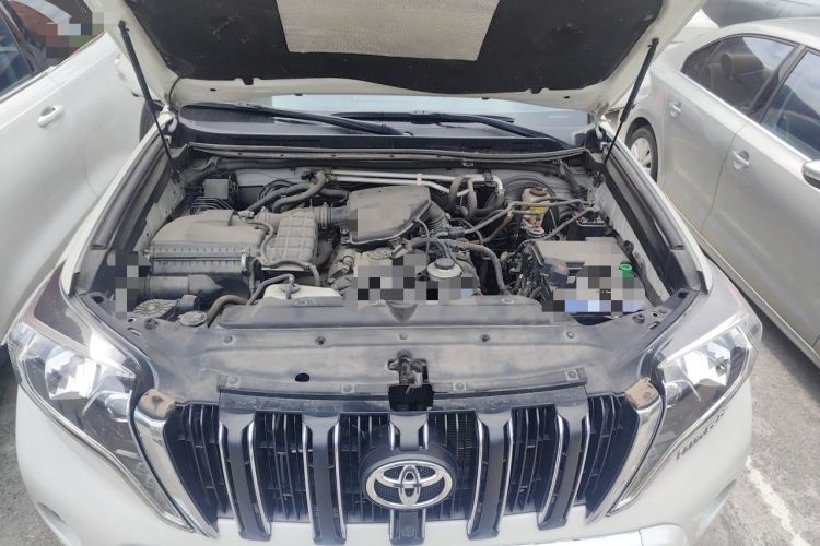 Used Toyota Prado  Engine Bay