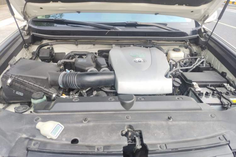 Used Toyota Prado 2016 3.5L Automatic TX-L Engine Bay