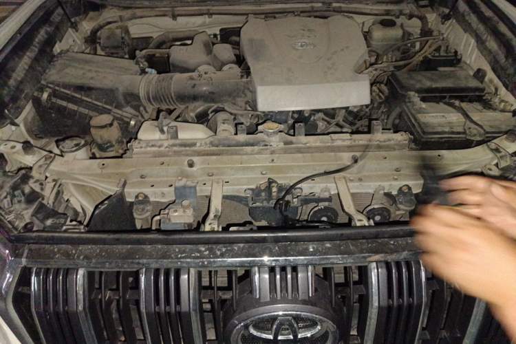 Used Toyota Prado 2016 3.5L Automatic TX-L Engine Bay