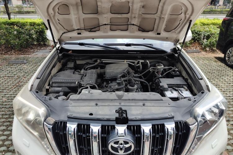 Used Toyota Prado  Engine Bay