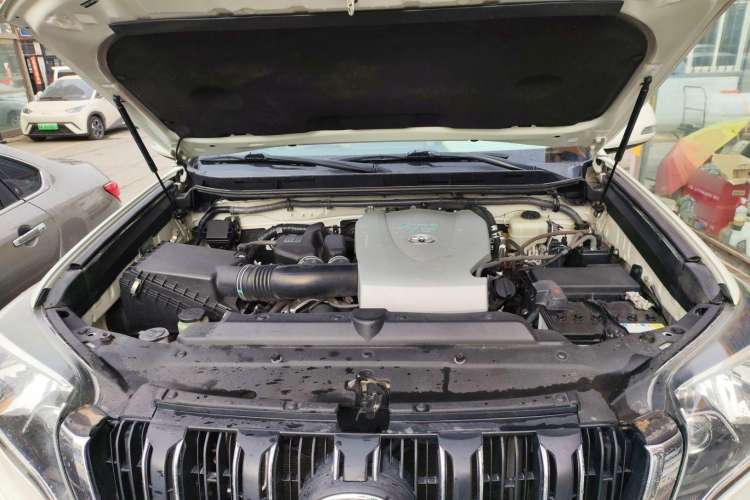 Used Toyota Prado 2016 3.5L Automatic TX-L Engine Bay
