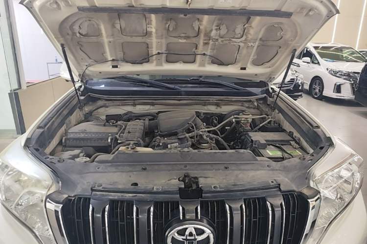 Used Toyota Prado 2016 2.7L Automatic Standard Edition Engine Bay