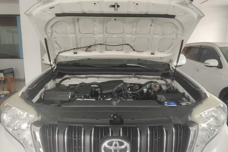 Used Toyota Prado 2016 2.7L Automatic Standard Edition Engine Bay