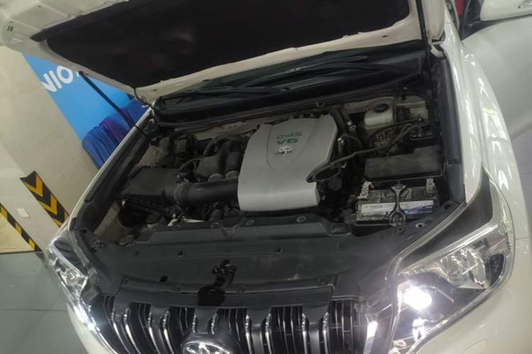 Used Toyota Prado 2016 3.5L Automatic TX-L Engine Bay