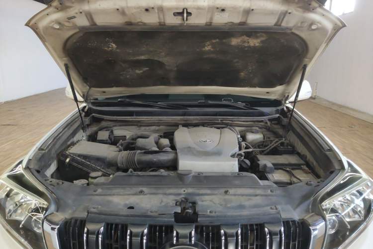 Used Toyota Prado 2016 3.5L Automatic TX-L Engine Bay