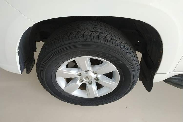 Used Toyota Prado 2016 2.7L Automatic Standard Edition Exterior 4