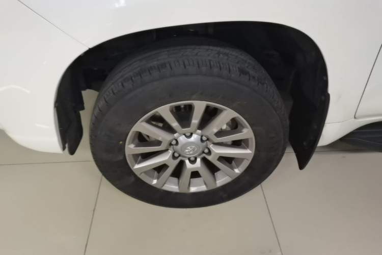 Used Toyota Prado 2016 2.7L Automatic Standard Edition Exterior 4