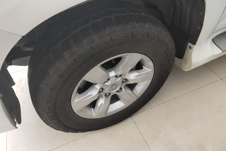 Used Toyota Prado 2016 2.7L Automatic Standard Edition Exterior 4