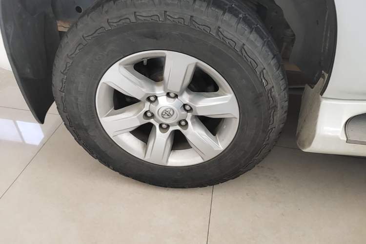 Used Toyota Prado 2016 2.7L Automatic Standard Edition Exterior 5