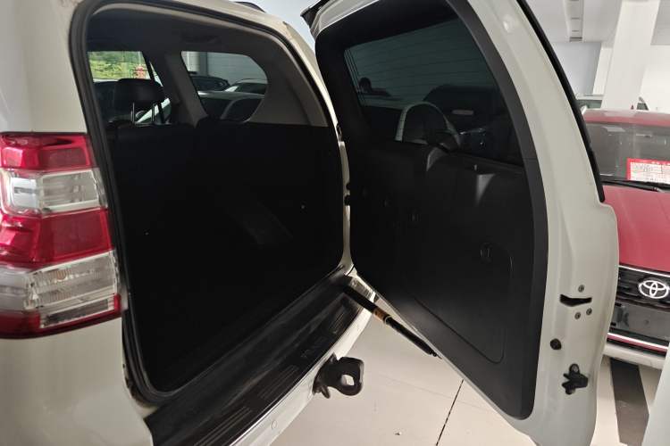 Used Toyota Prado 2016 2.7L Automatic Standard Edition Exterior 6