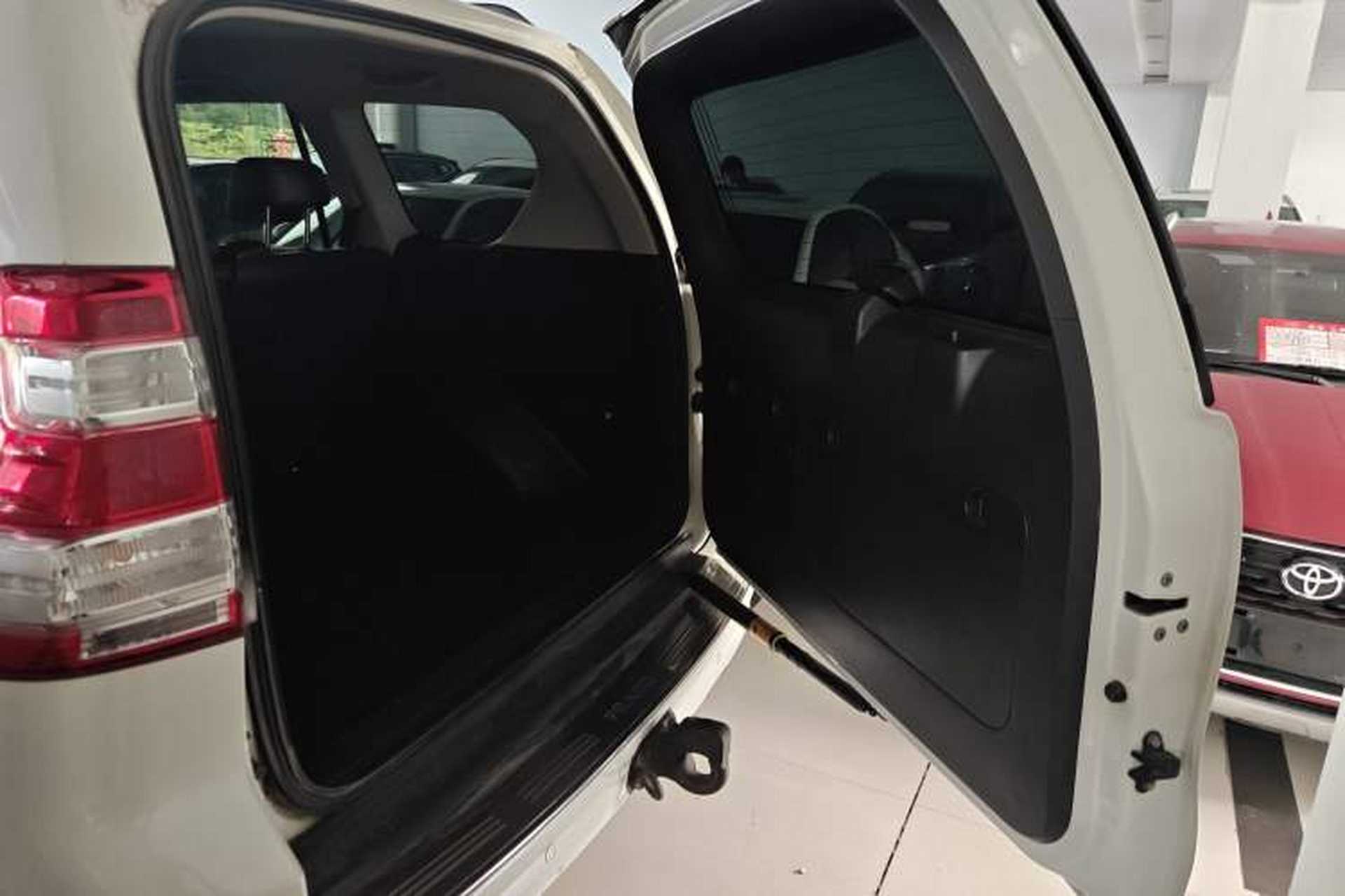 Used Toyota Prado 2016 2.7L Automatic Standard Edition Exterior 6