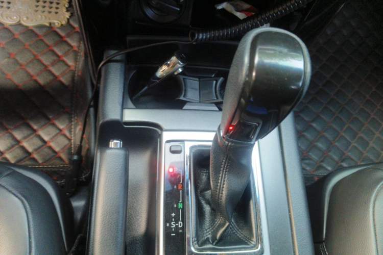 Used Toyota Prado 2016 2.7L Automatic Standard Edition Gear Lever