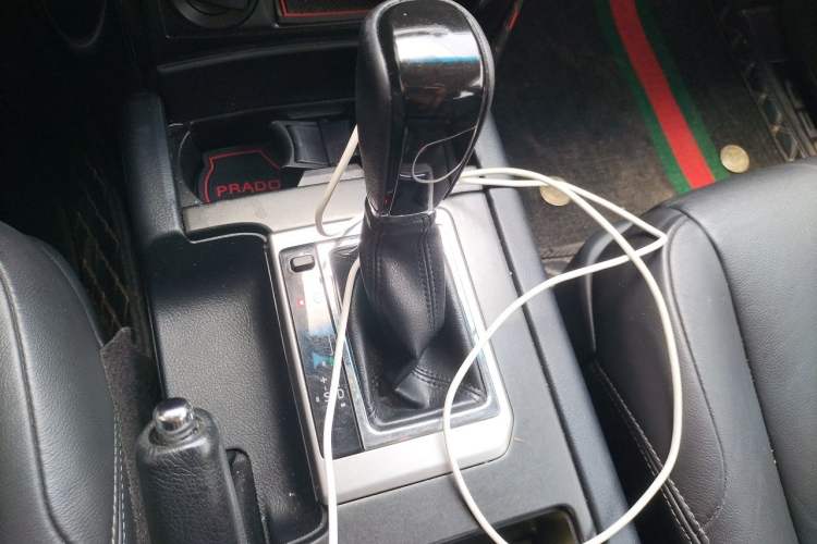 Used Toyota Prado 2016 2.7L Automatic Luxury Edition Gear Lever