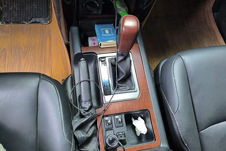 Used Toyota Prado 2016 2.7L Automatic Luxury Edition Gear Lever