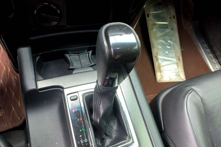 Used Toyota Prado 2016 2.7L Automatic Standard Edition Gear Lever