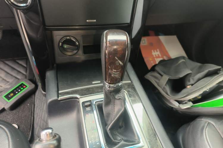 Used Toyota Prado 2016 2.7L Automatic Standard Edition Gear Lever