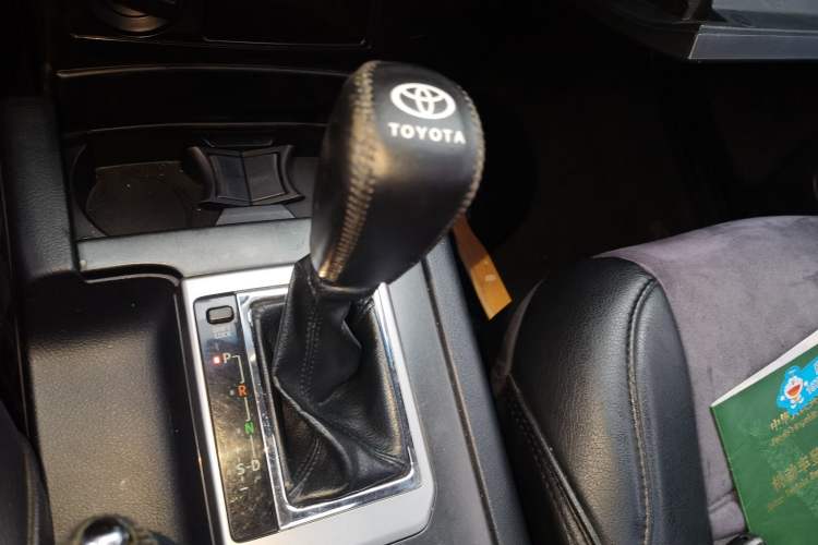 Used Toyota Prado 2016 2.7L Automatic Luxury Edition Gear Lever
