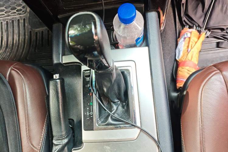 Used Toyota Prado 2016 3.5L Automatic TX-L Gear Lever