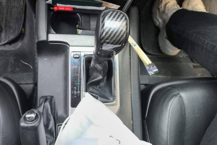 Used Toyota Prado 2016 2.7L Automatic Luxury Edition Gear Lever