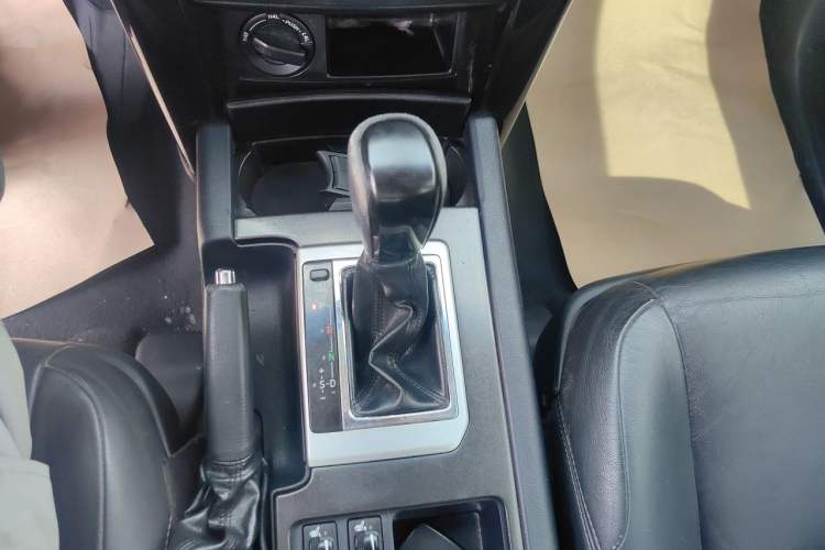 Used Toyota Prado 2016 2.7L Automatic Standard Edition Gear Lever