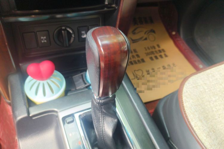 Used Toyota Prado 2016 3.5L Automatic TX-L Gear Lever