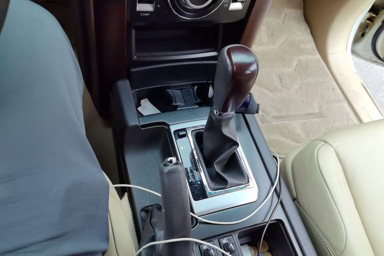 Used Toyota Prado 2016 3.5L Automatic VX NAVI Gear Lever