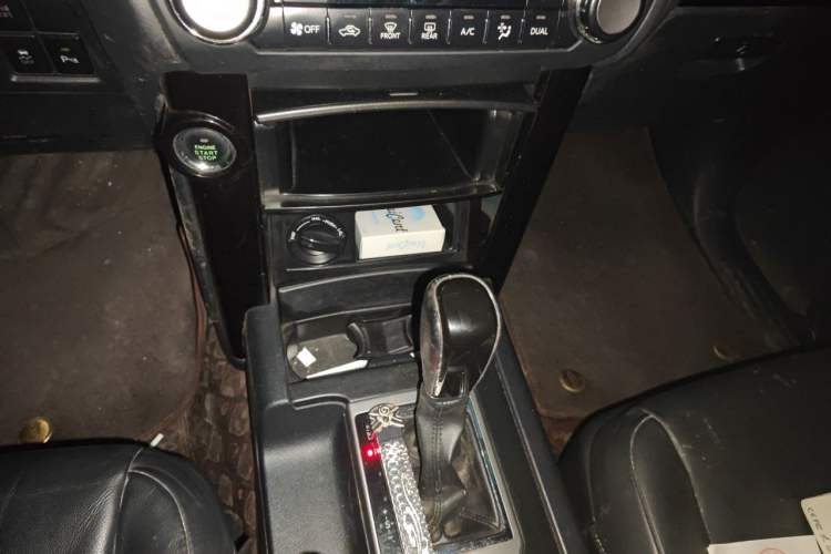Used Toyota Prado 2016 2.7L Automatic Standard Edition Gear Lever