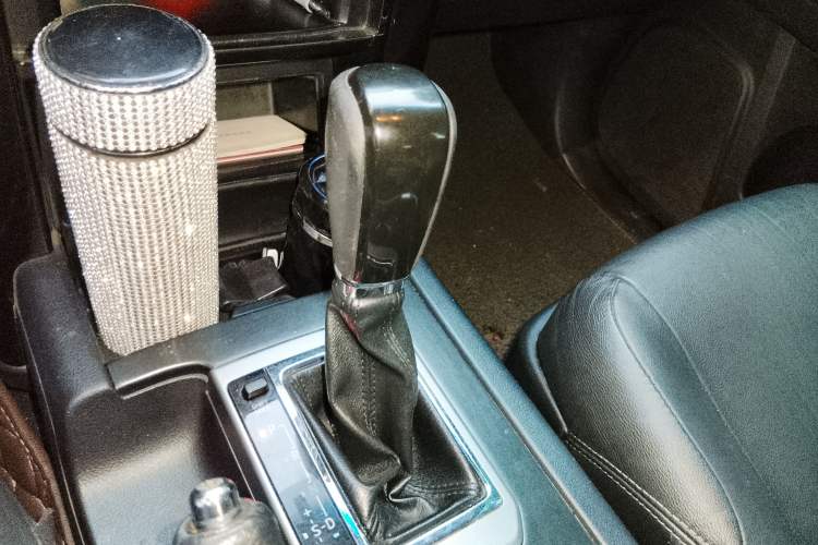 Used Toyota Prado 2016 2.7L Automatic Standard Edition Gear Lever